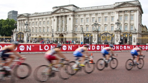 Pasaulyje didžiausias triatlonas – Londone