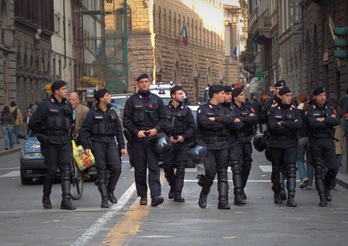 Italijos sukarintos policijos nariai negali turėti meilužių, nusprendė teismas