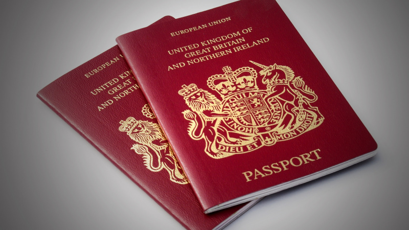 Iš namo besiprašančios „ISIS nuotakos“ ketinama atimti Britanijos pilietybę