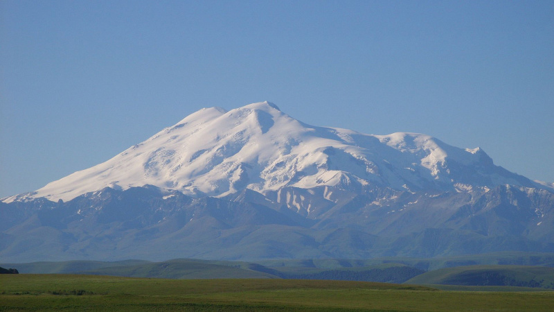 Surasti Elbruso kalne pasiklydę airių alpinistai, vienas žmogus žuvo