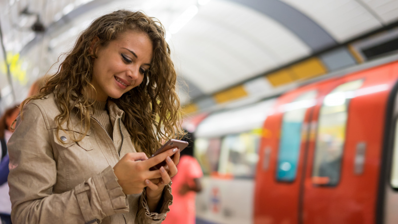 Žada 4G internetą visame Londono metro, tačiau teks dar šiek tiek palaukti