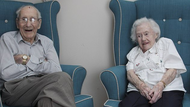 Ilgiausiai Britanijoje susituokusi pora atskleidė ilgos santuokos paslaptį