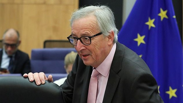 J.-C. Junckeris paskutinę darbo dieną nepraleido progos pašiepti JK dėl „Brexit“