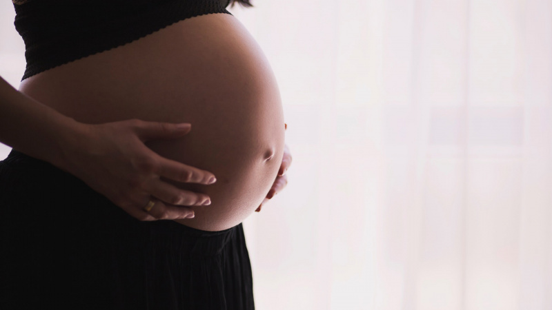 Neįtikėtina istorija: kad yra nėščia britė sužinojo likus 20 min. iki gimdymo