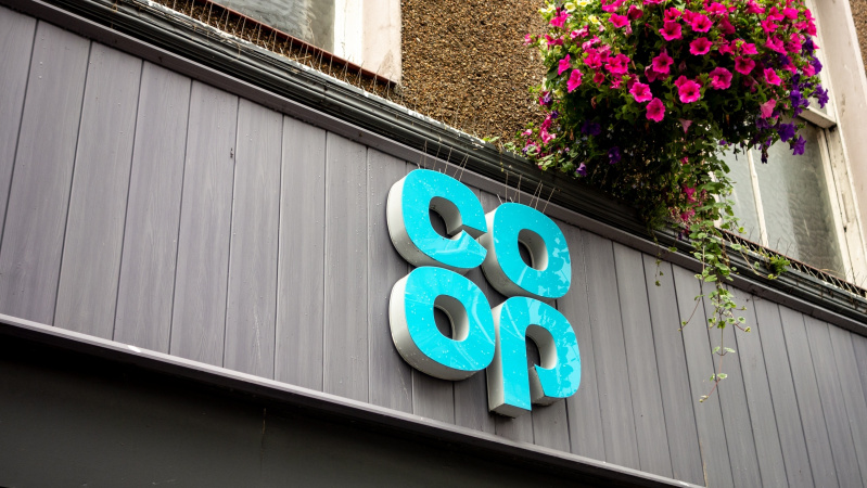 JK mažmeninės prekybos tinklas „Co-op“ sukurs 1000 darbo vietų, atidarys 50 parduotuvių