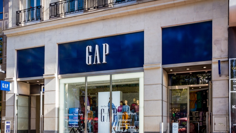 „Gap“ uždarys visas fizines parduotuves JK ir Airijoje