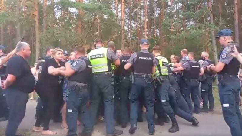Neramumai Lietuvoje: riaušių policijai teko panaudoti jėgą