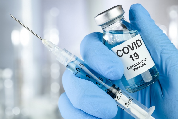 Mažėjant mirčių nuo Covid paskelbė naujus planus dėl testų ir vakcinacijos pasų