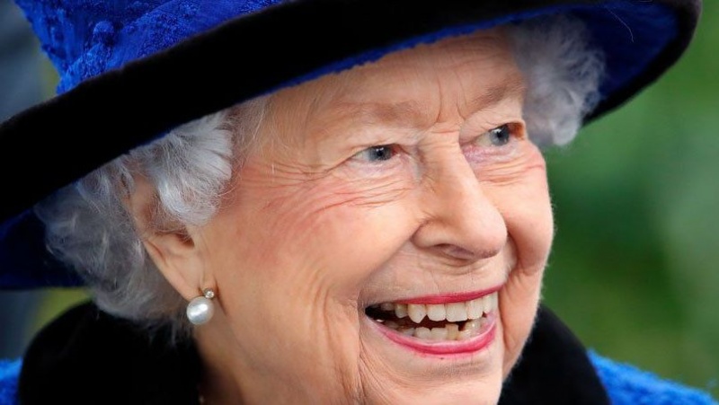 Britanijos karalienė naktį praleido ligoninėje, tačiau jaučiasi gerai