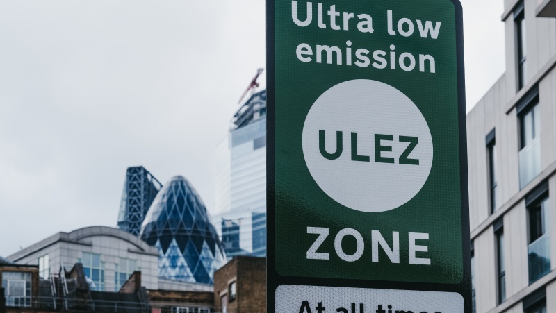 Londone išplėsta ULEZ zona, meras tai vadina „socialiniu teisingumu“