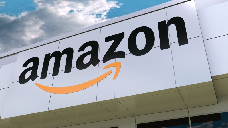 „Amazon“ nuo 2022 m. nebepriims mokėjimų JK registruotomis „Visa“ kredito kortelėmis