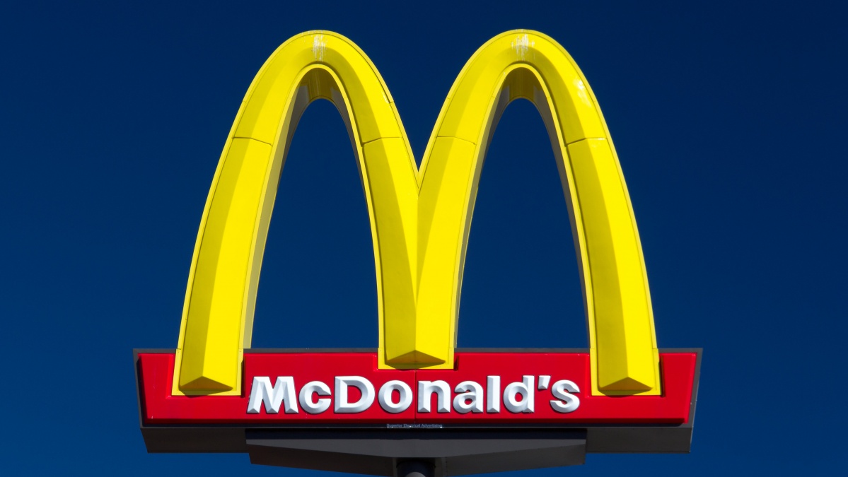 JK duris atvėrė pirmasis „anglies požiūriu neutralus“ „McDonald's“ restoranas