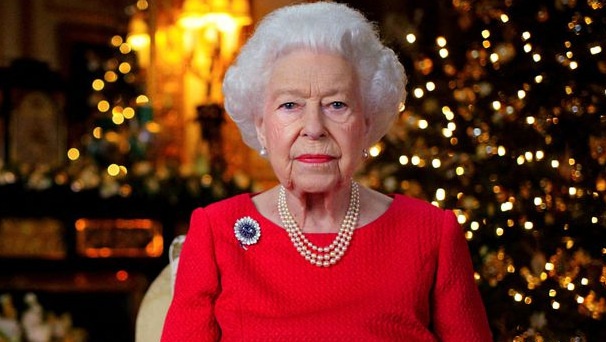 Karalienė Elžbieta per Kalėdas prisipažino pasiilgusi vyro