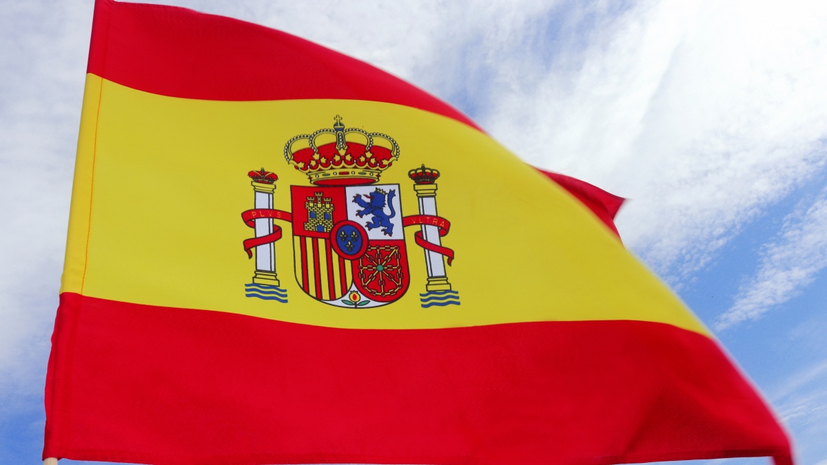 Ispanija švelnina COVID reikalavimus paaugliams iš JK