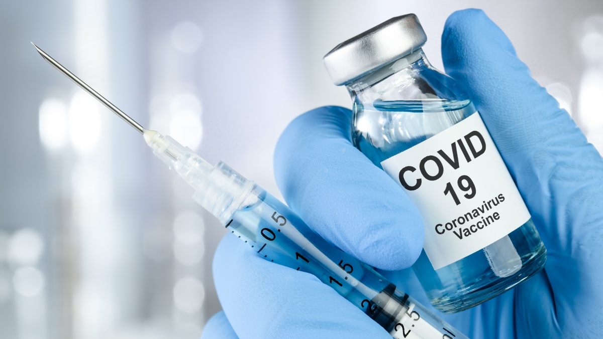 Anglijos gyventojai bus kviečiami papildomai pasiskiepyti nuo koronaviruso