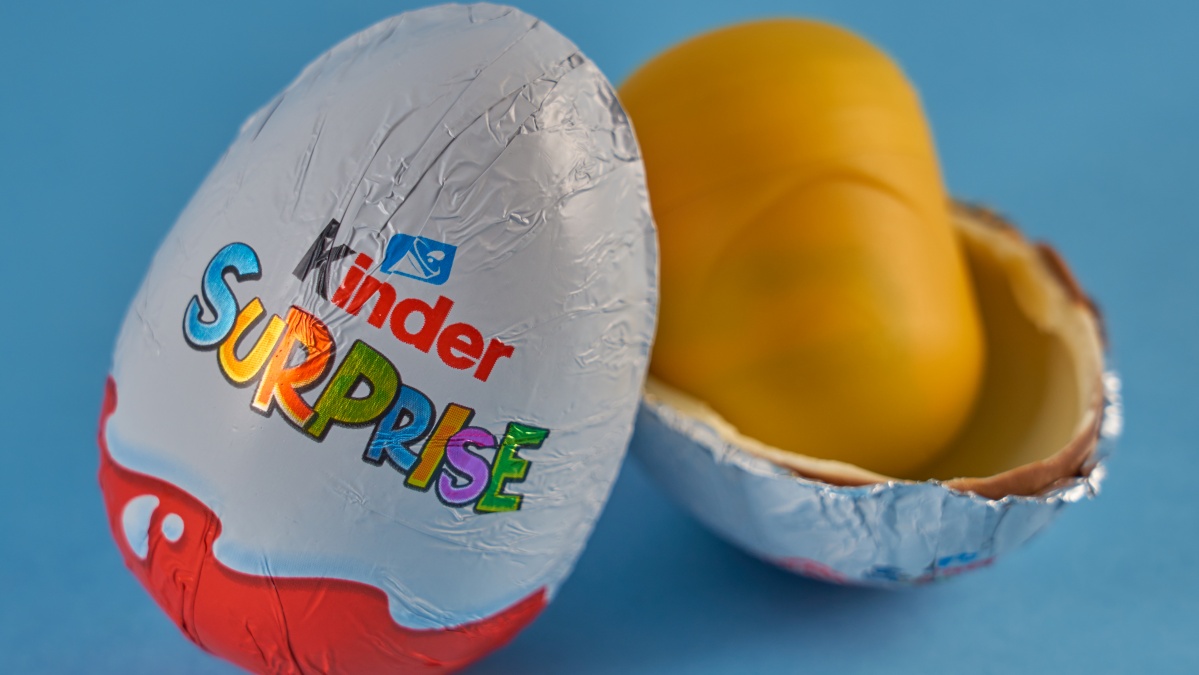 Dėl salmoneliozės rizikos JK atšaukiama dar daugiau „Kinder Surprise“ produktų