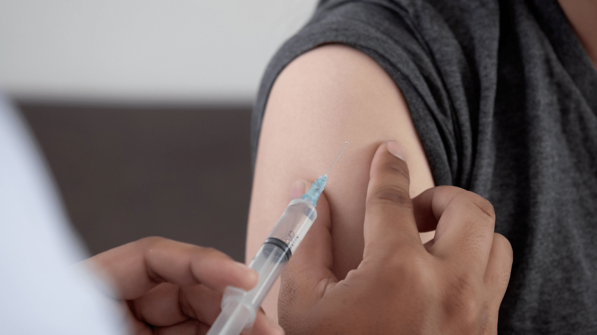 Tyrimas: 4-oji vakcina nuo Covid suteikia papildomą apsaugą