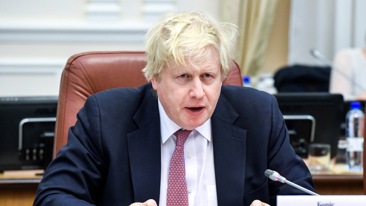 Borisas Johnsonas išsaugojo savo kėdę – nubalsuota už pasitikėjimą juo