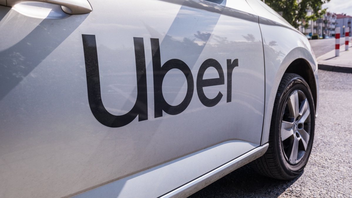 Naujas smūgis keliaujantiems JK: „Uber“ kainos... patrigubėjo