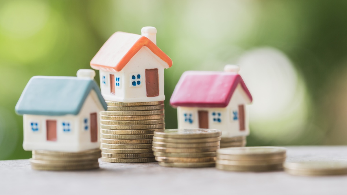 Būstas JK ir toliau brangsta, per metus vidutinė namo kaina šoktelėjo 12,8 proc.