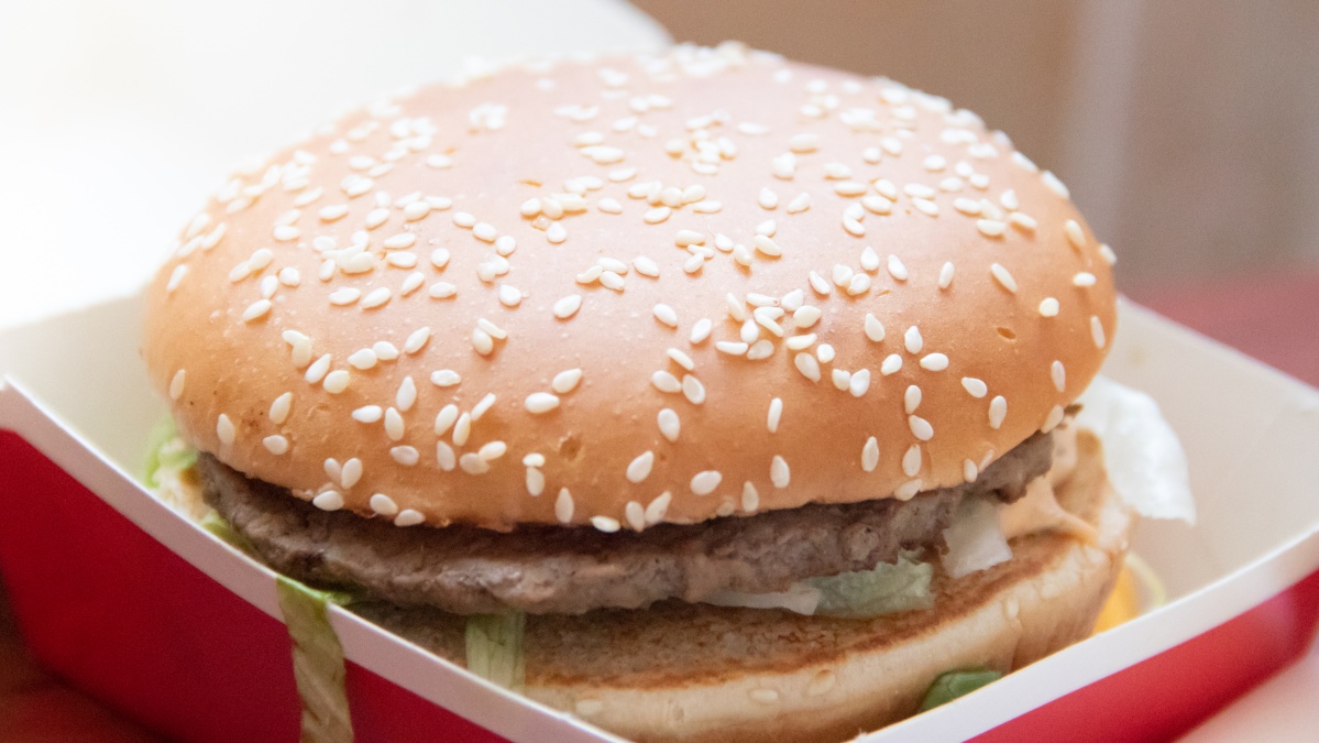 „McDonald's“ JK pirmą kartą per 14 metų padidino sūrainio kainą