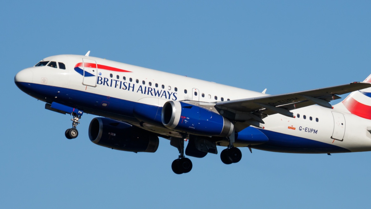 „British Airways“ sustabdė prekyba bilietais artimiesiems skrydžiams iš Heathrow