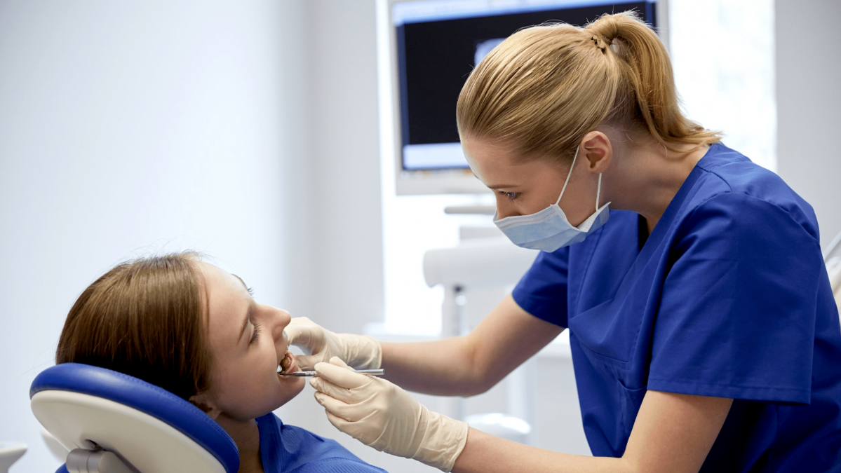 Tyrimas: JK eilėje pas dantistą gali tekti laukti ir 5 metus