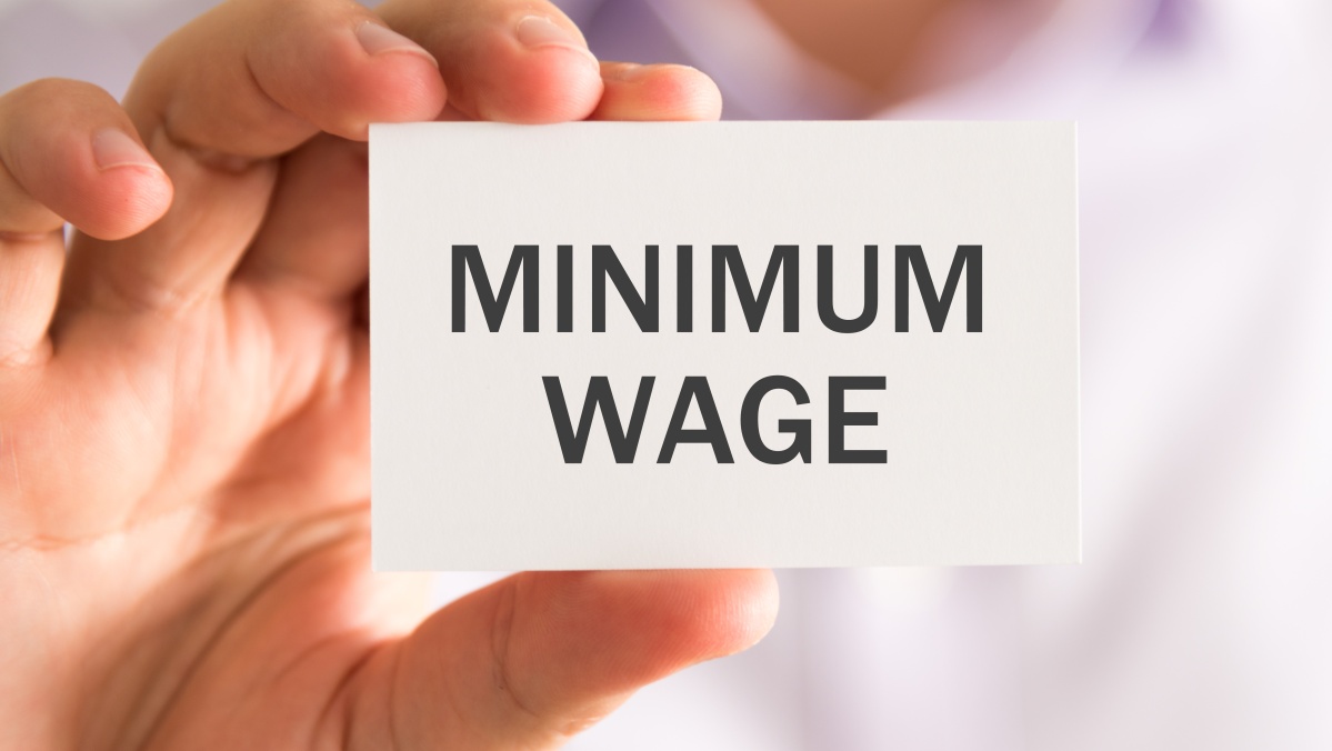 TUC: minimalus darbo užmokestis JK turėtų augti iki £15