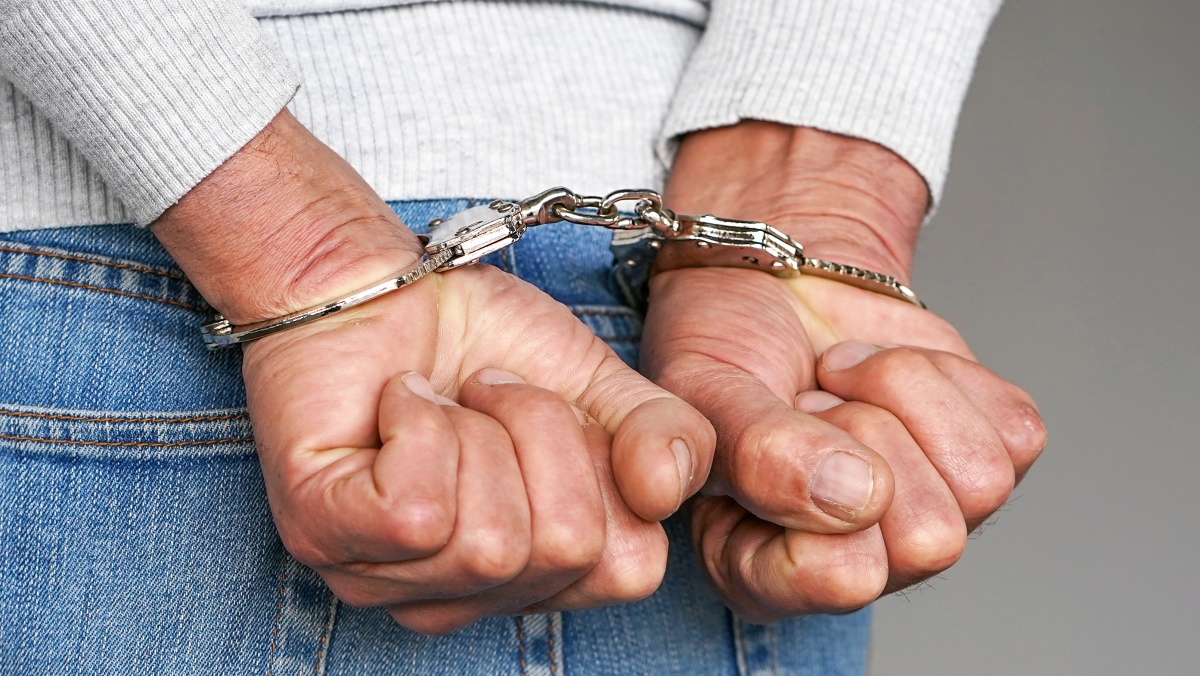 JK suimti septyni lietuviai, įtariami dėl vogtų automobilių ardymo