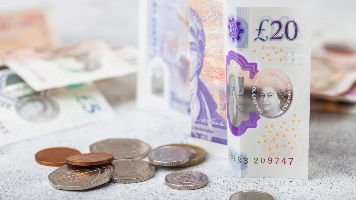 Atlyginimai JK mažėja sparčiausiai per 13 metų