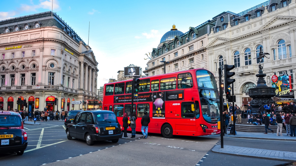 Anglijoje kelionėms autobusais nustatyta bilieto kainos riba