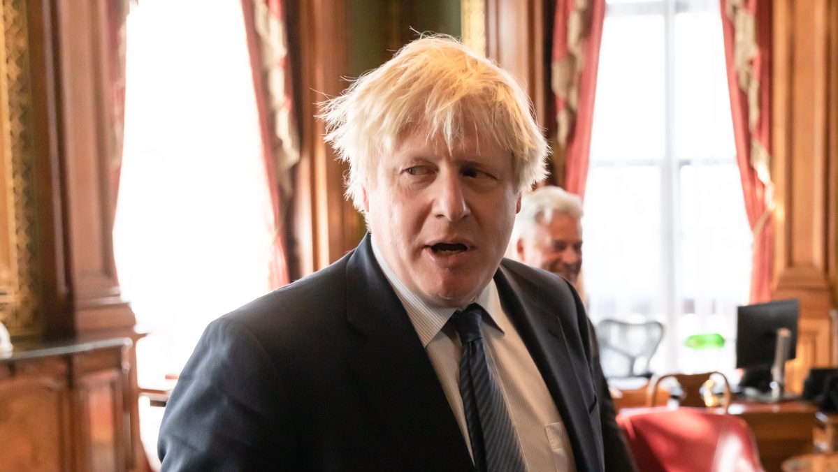 B. Johnsonas kritikuoja JK vyriausybės sprendimą neperduoti Ukrainai naikintuvų