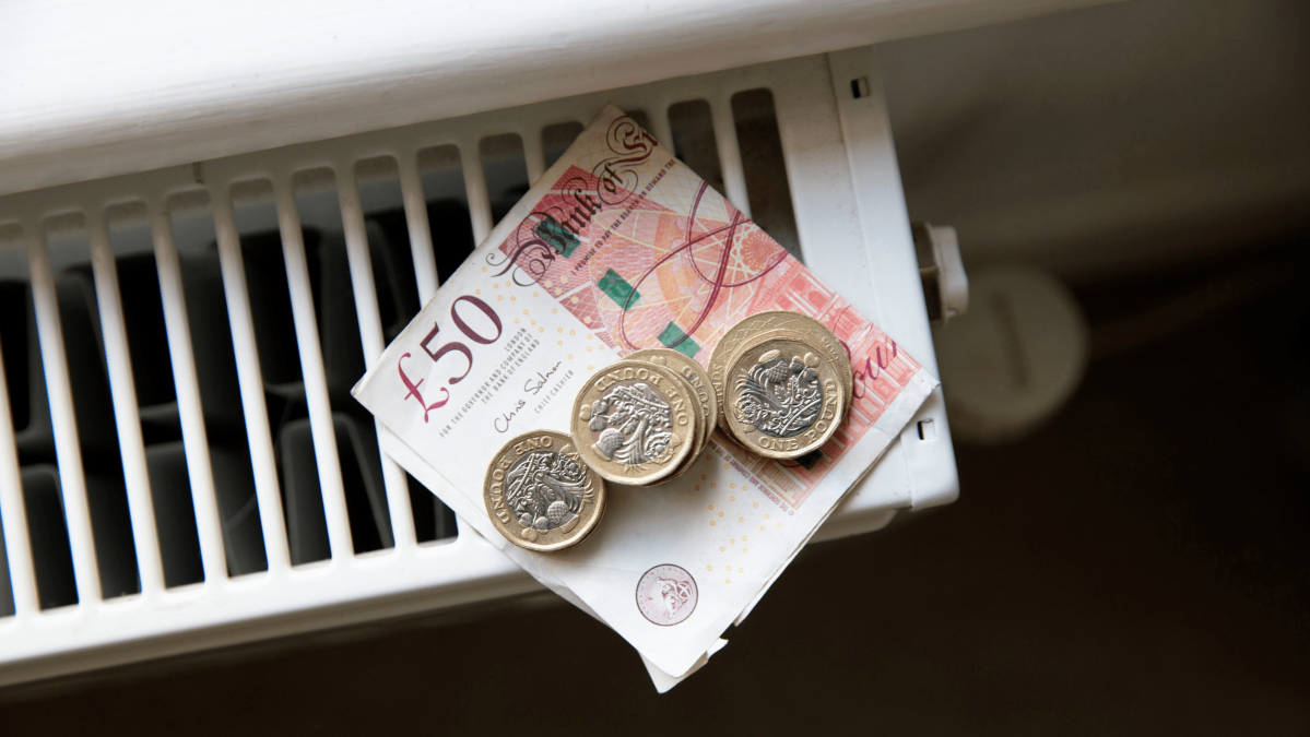  JK energetikos įmonės klientų namuose priverstinai įrenginėja išankstinio mokėjimo skaitiklius