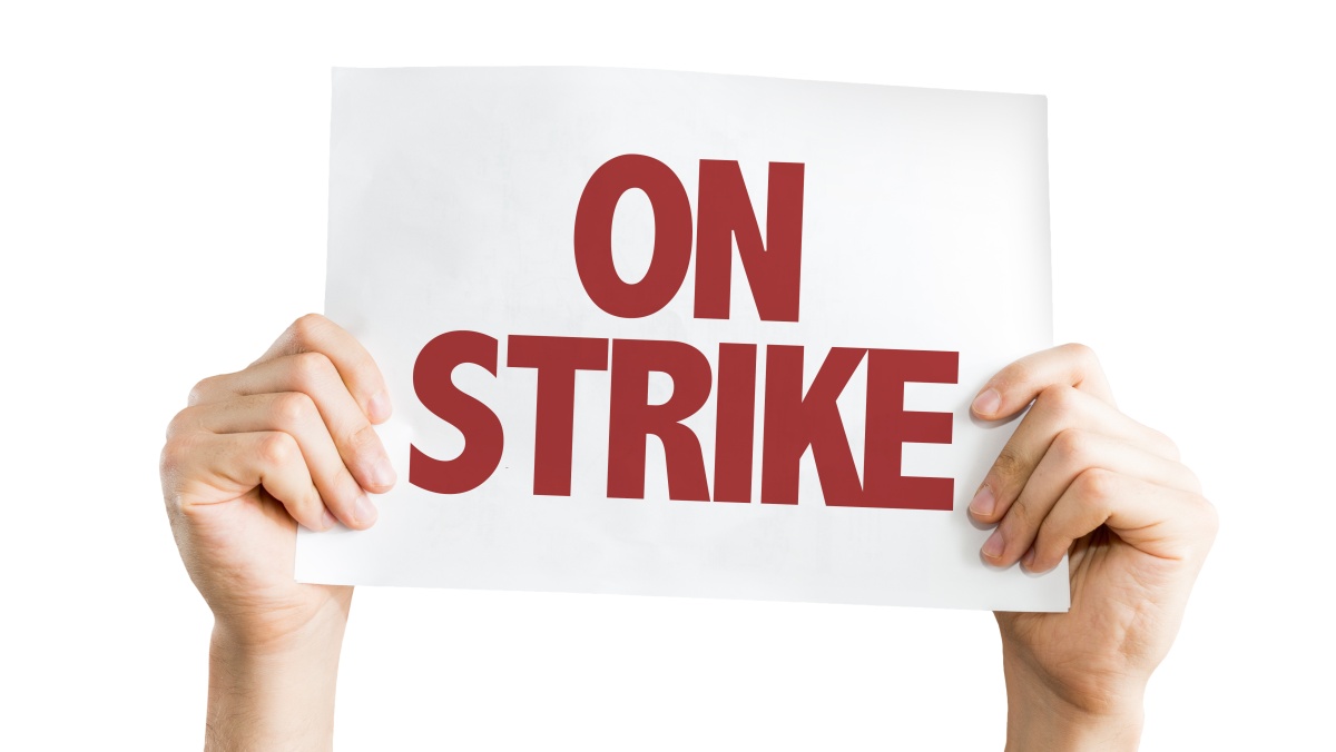 Jaunesnieji gydytojai Anglijoje paskelbė naują streiką