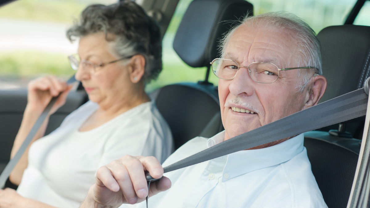 JK daugėja vyresnio amžiaus vairuotojų, vairuoja ir šimtamečiai