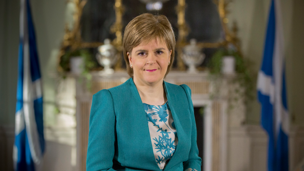 Suimta buvusi Škotijos ministrė N. Sturgeon