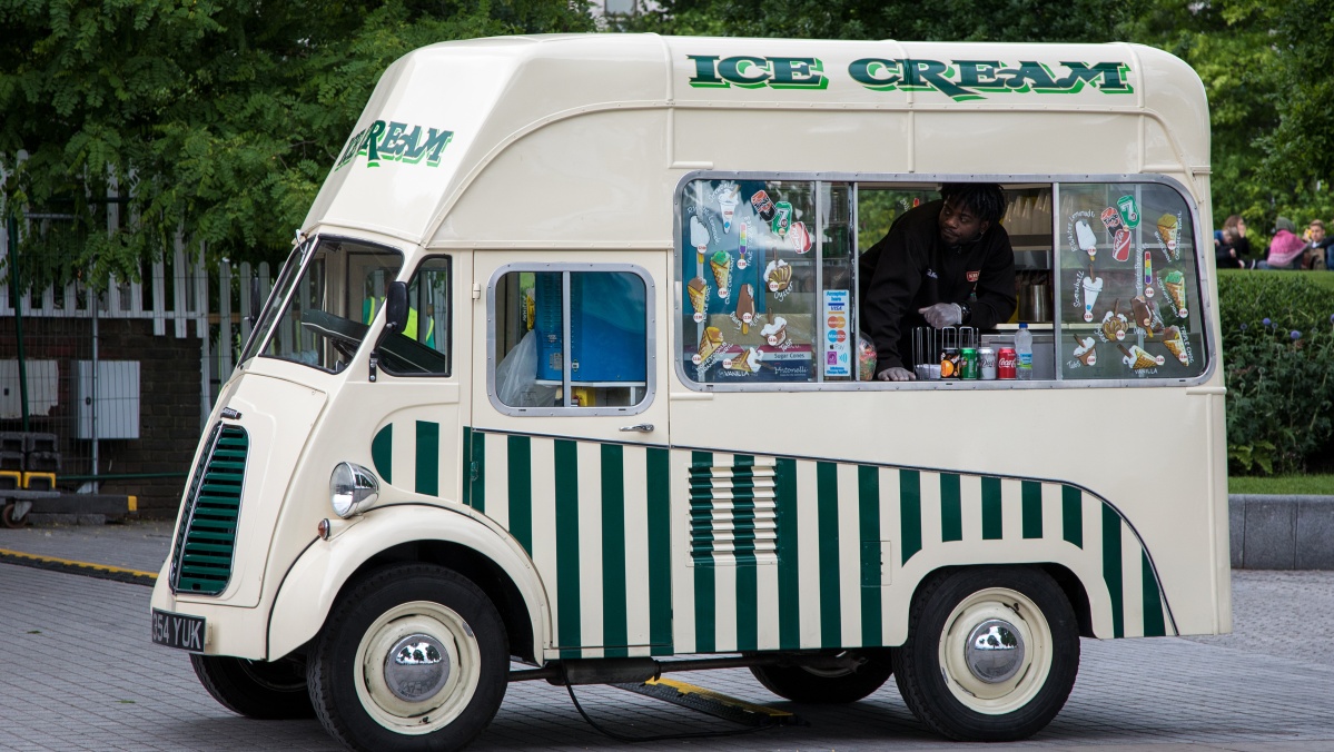 Prasidėjus vasarai Londono rajonas sugalvojo uždrausti... ledų furgonus
