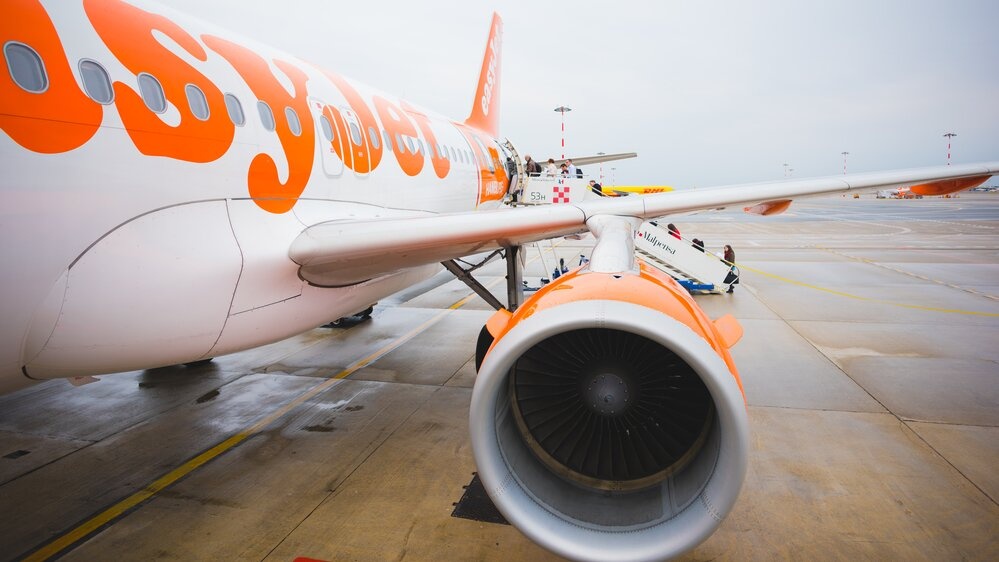 Dėl oro uostų chaoso įstrigusiems užsienyje siūlomi repatriaciniai skrydžiai į JK