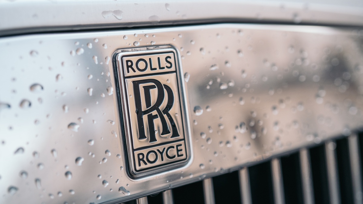 „Rolls-Royce“ atleis iki 2500 žmonių