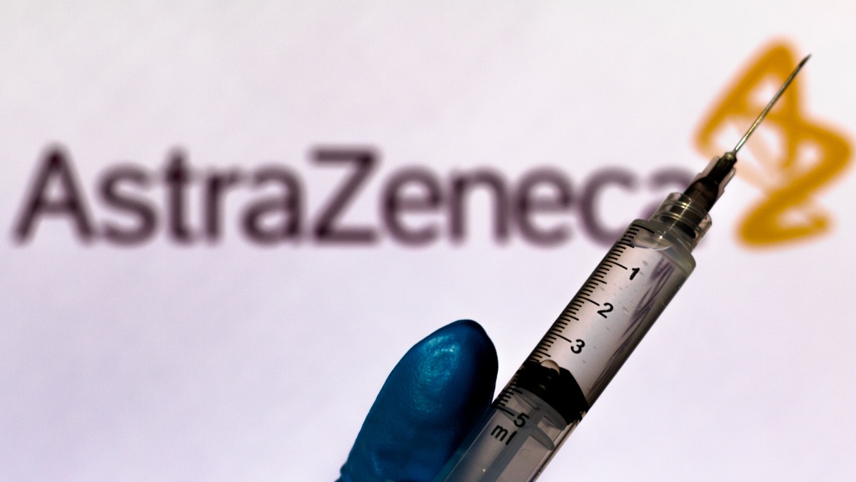 JK dėl „defektyvios“ „AstraZeneca“ vakcinos nuo koronaviruso pateikti du ieškiniai