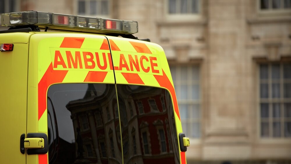 Londone vis daugiau pacientų laukia eilėse greitosios pagalbos automobiliuose