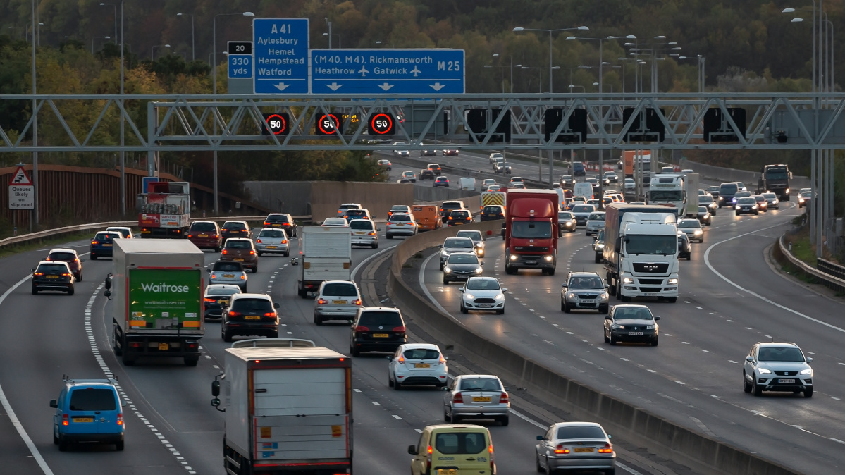 Perspėjimas JK vairuotojams: bus uždaryta svarbios magistralės atkarpa