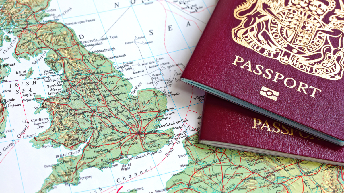 Keliaujantieji su britiškais pasais į ES perspėjami dėl 10 metų paso taisyklės