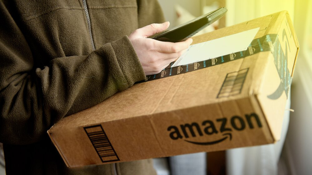 „Amazon“ plečia maisto prekių pristatymą visiems JK klientams