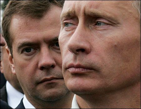  Karas Kaukaze pakėlė Putino ir Medvedevo reitingus