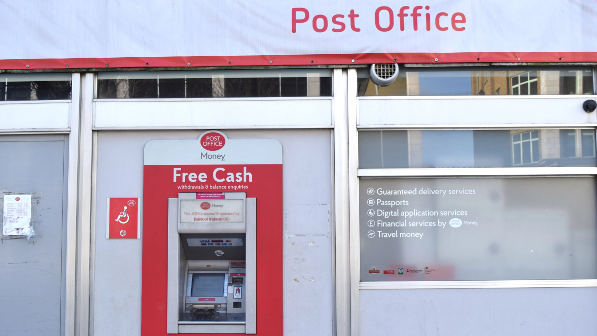 „Royal Mail“ pranešė apie laiškų ir siuntų vėlavimus dalyje Jungtinės Karalystės