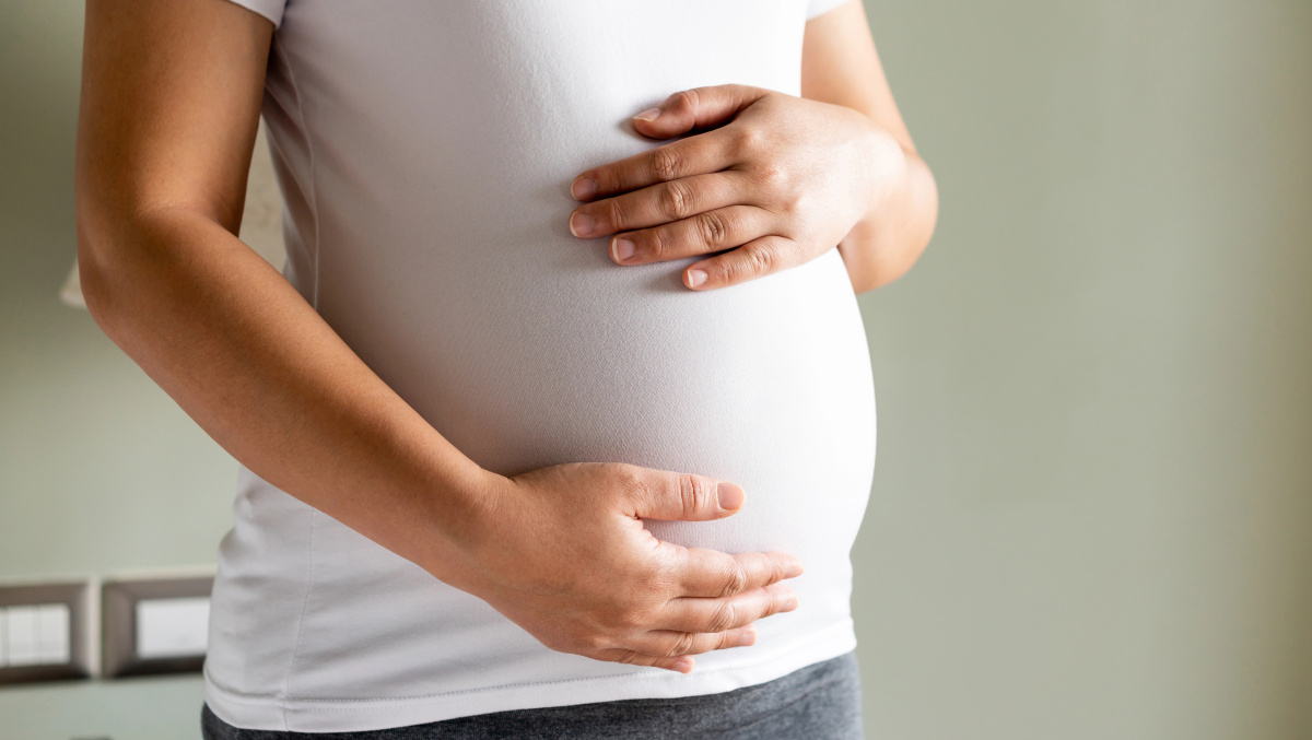 Ataskaita JK: rasizmas, blogi darbuotojų santykiai lemia prastą nėščiųjų, gimdyvių priežiūrą