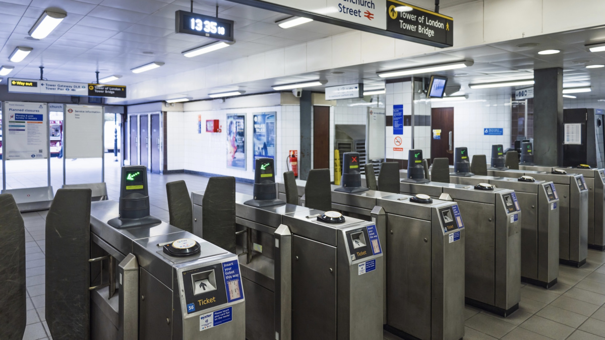 Nuo kovo 1 d. brangs kelionės Londono metro: sužinok pasikeitusias kainas