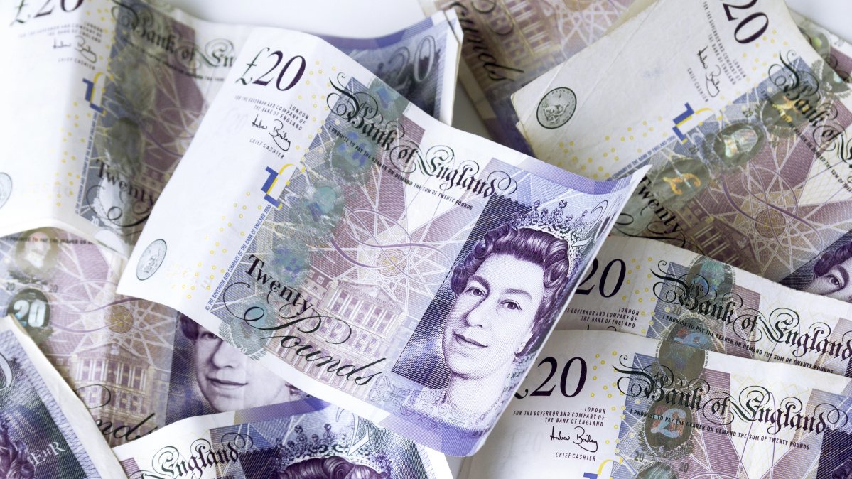 Prieglobsčio JK negavusioms šeimos už išvykimą bus siūloma... £40 tūkst.