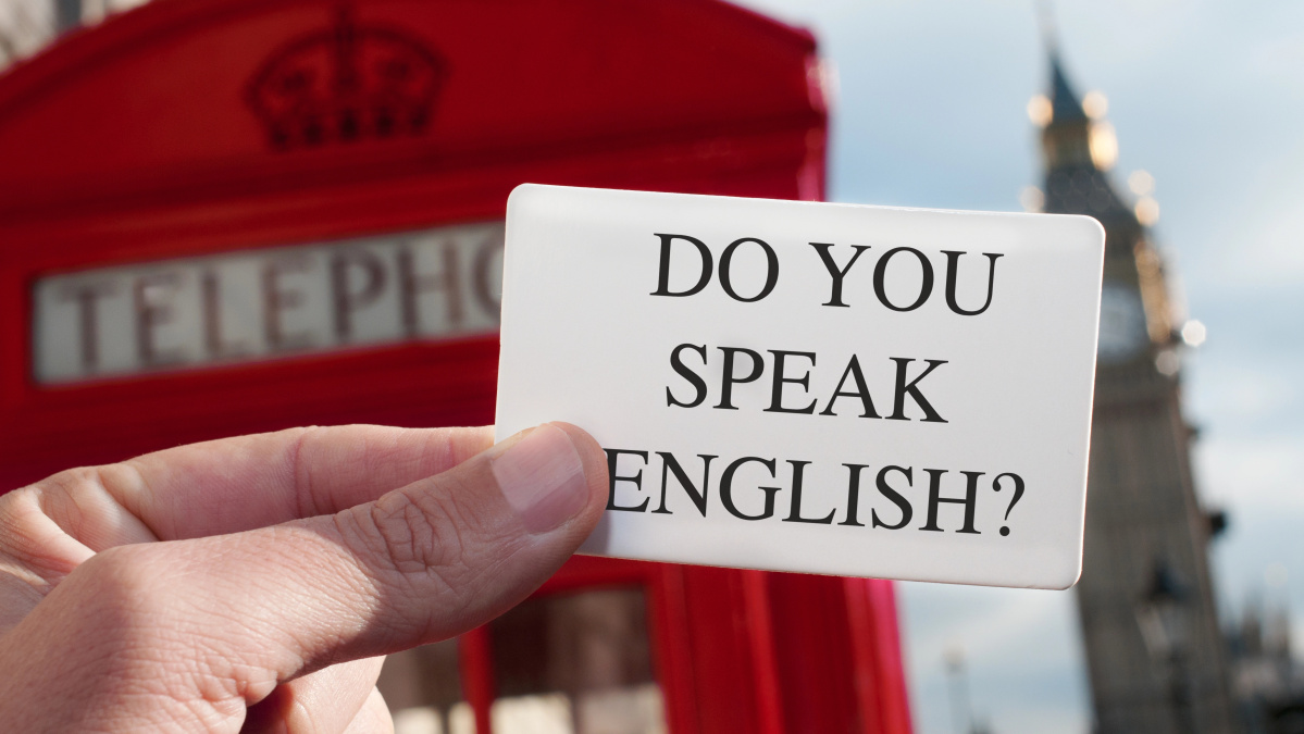 JK planai dėl nuotolinių anglų kalbos egzaminų migrantams kelia susirūpinimą dėl piktnaudžiavimo